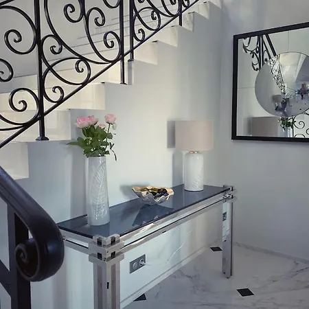 Villa Lion, Gorgeous In Overlooking Cannes